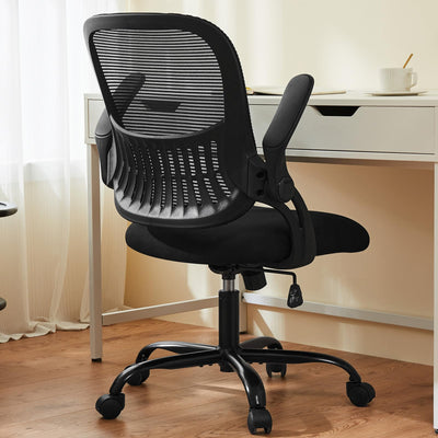 Sweetcrispy front view of chair showing ergonomic stance and spacious seating