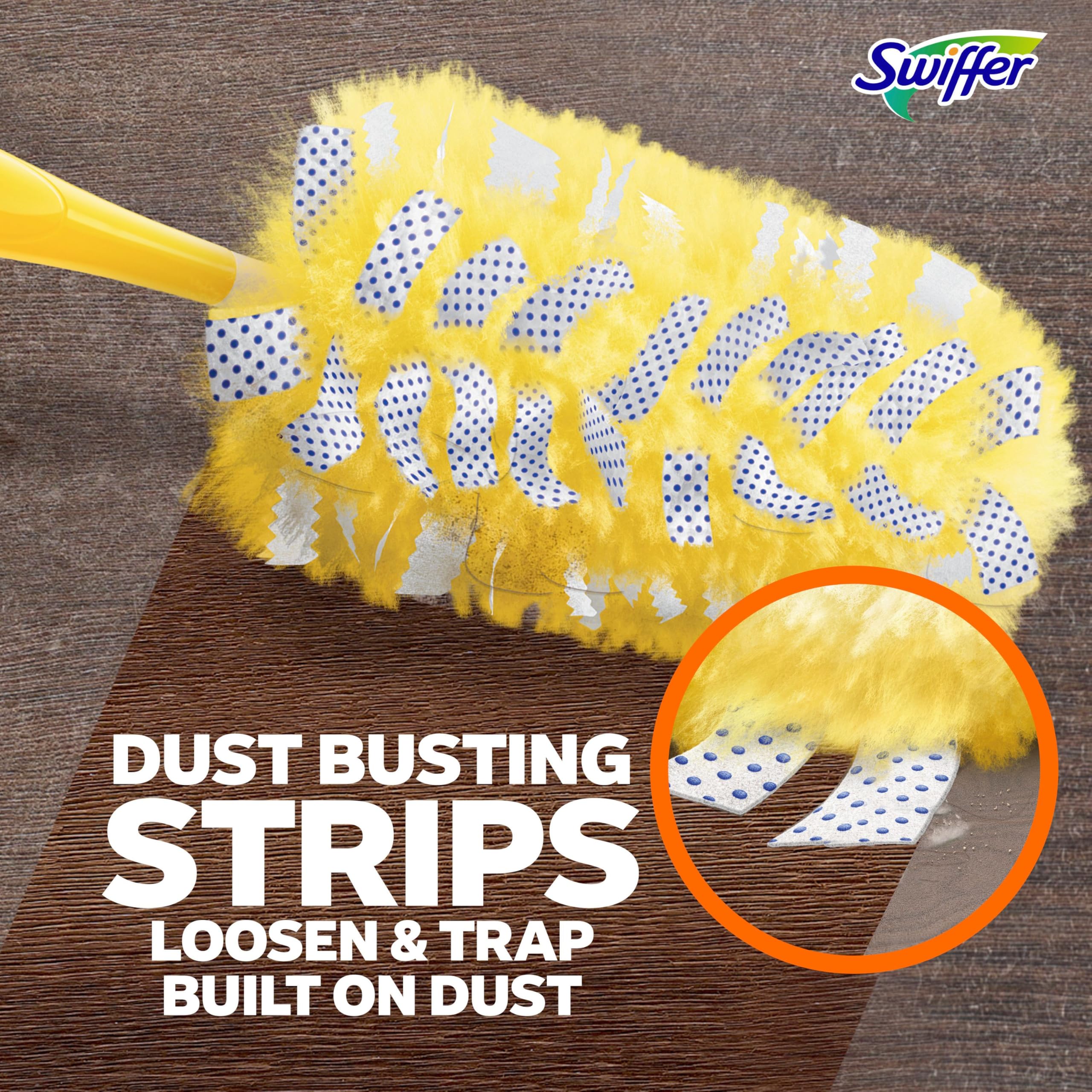 Recarga Swiffer al lado de una cuchara para comparar tamaño y almacenamiento