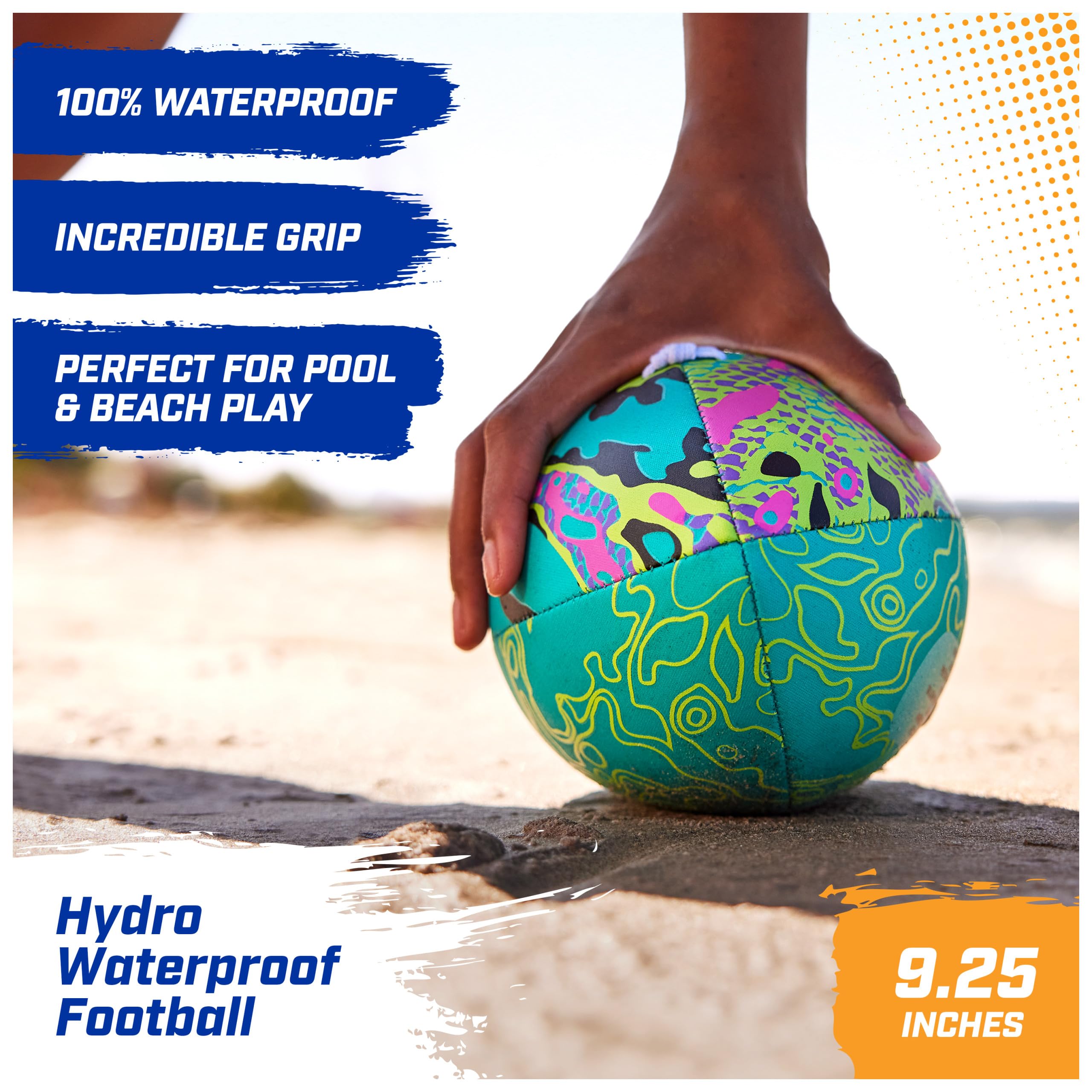 SwimWays balón en uso en piscina mostrando flotación y diversión