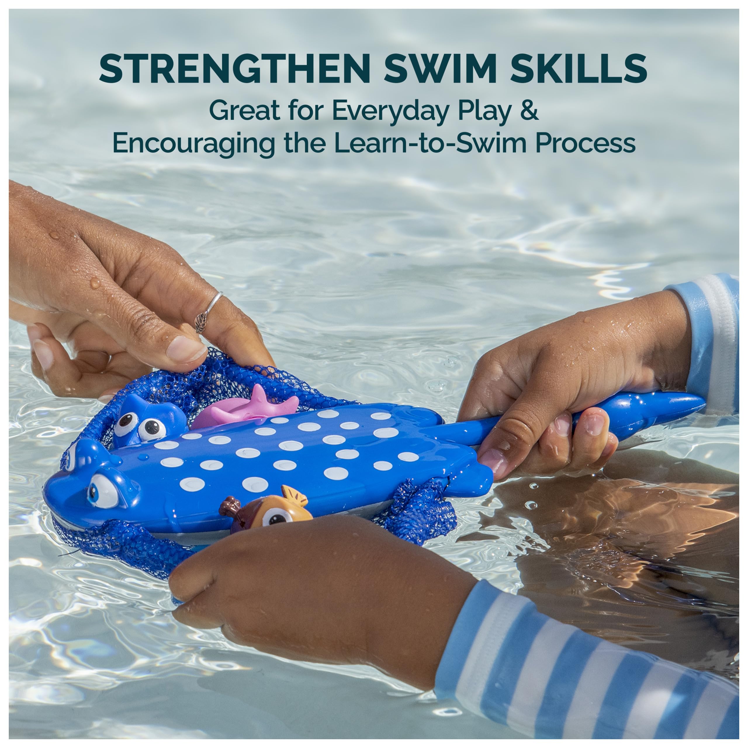 SwimWays niños jugando en piscina con el set promoviendo actividad y confianza acuática
