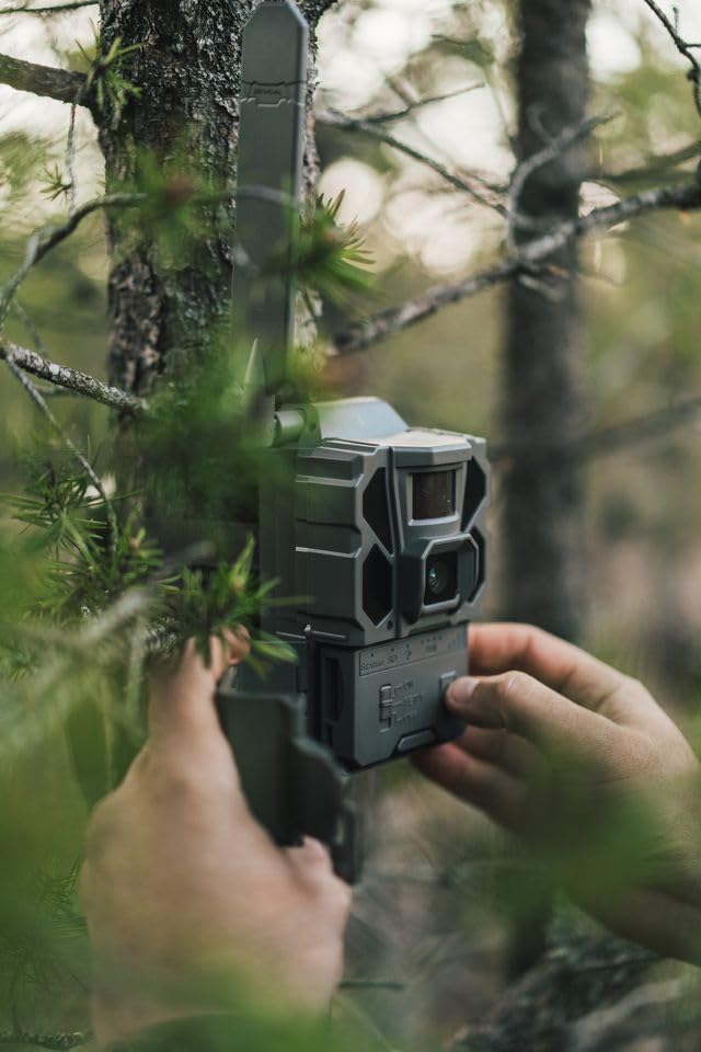 TACTACAM app screenshot with delivered image, instant remote access benefit
