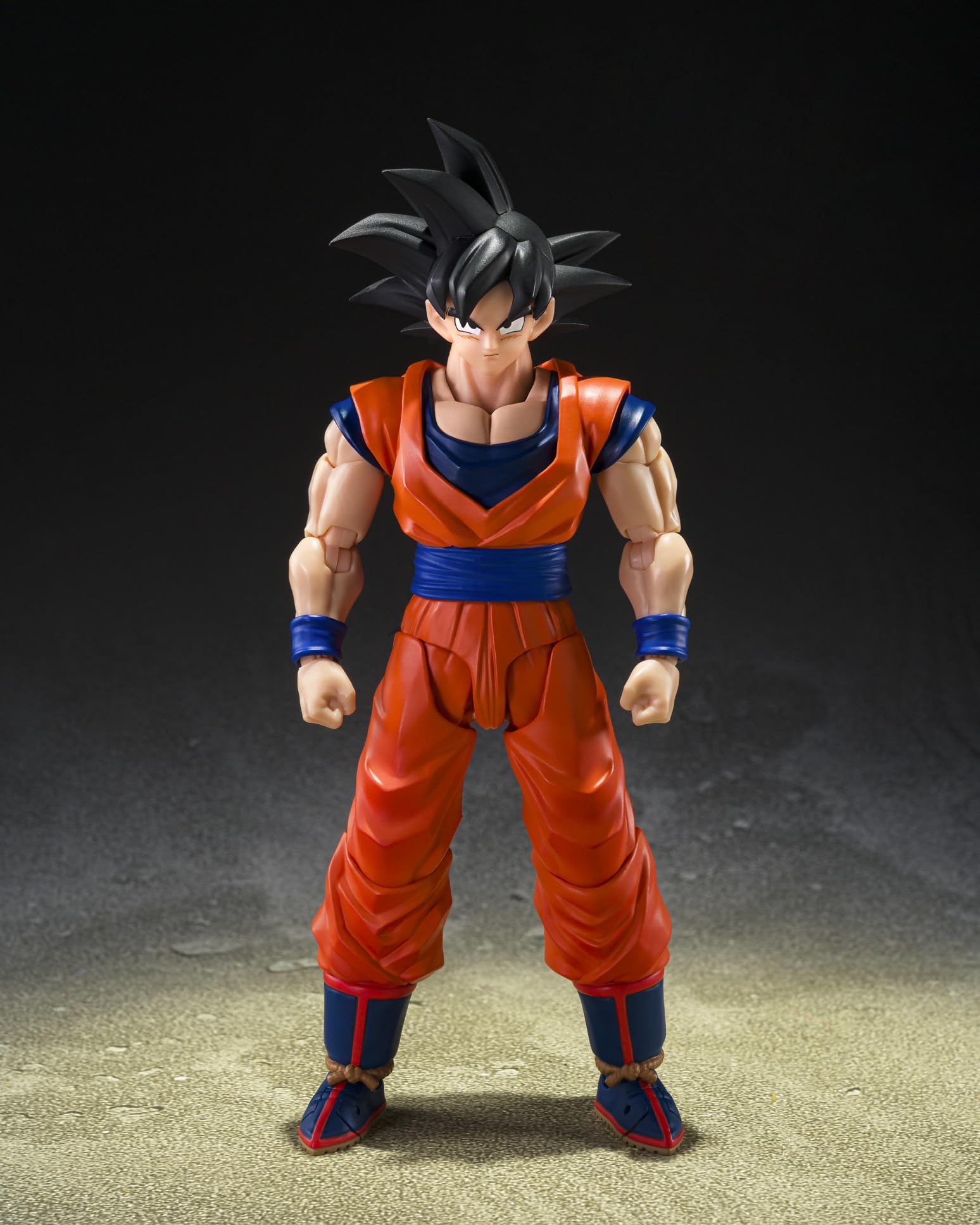 Close-up del cabello de Son Goku TAMASHII NATIONS, detalle escultórico fiel