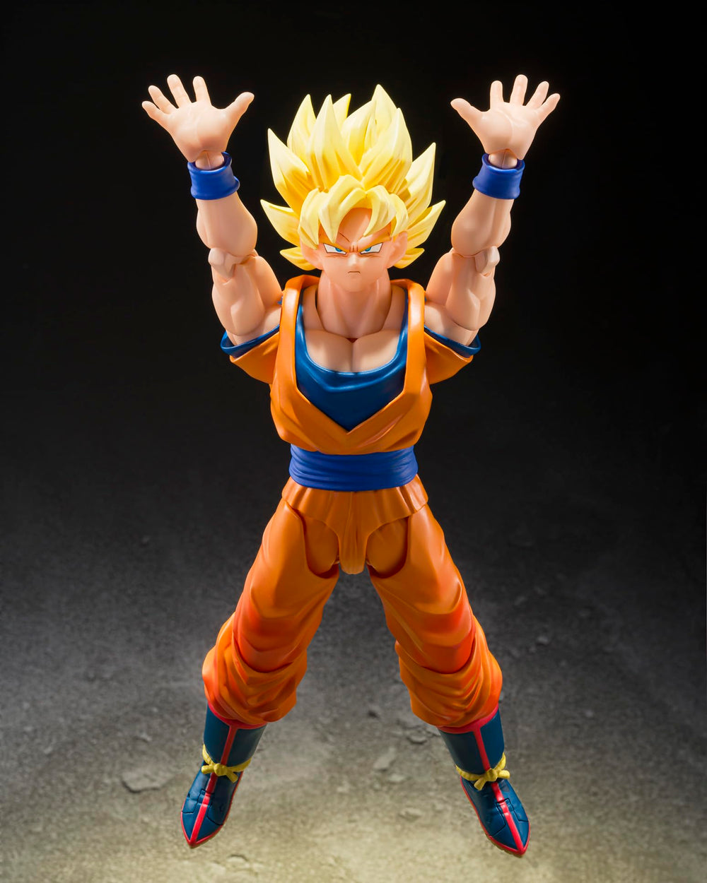 TAMASHII NATIONS figura en vitrina como pieza de colección