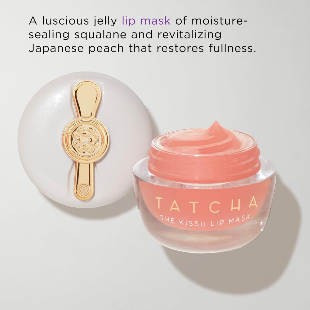 TATCHA Kissu Lip Mask en mano para comparar tamaño y viaje práctico
