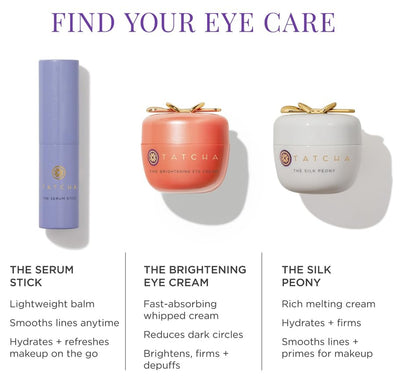 TATCHA The Serum Stick colocado en ambiente cotidiano para retoques rápidos
