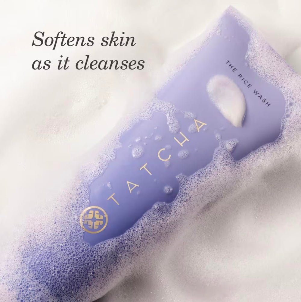 TATCHA muestra de textura cremosa y espuma ligera para limpieza confortable