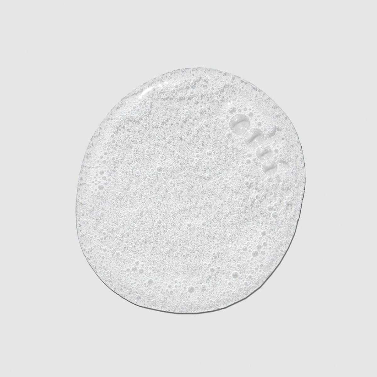 Tea Tree primer plano de la etiqueta que destaca ingredientes clave