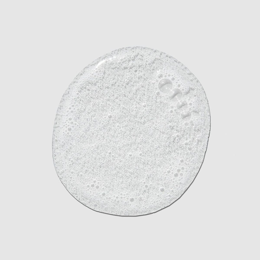 Tea Tree primer plano de la etiqueta que destaca ingredientes clave