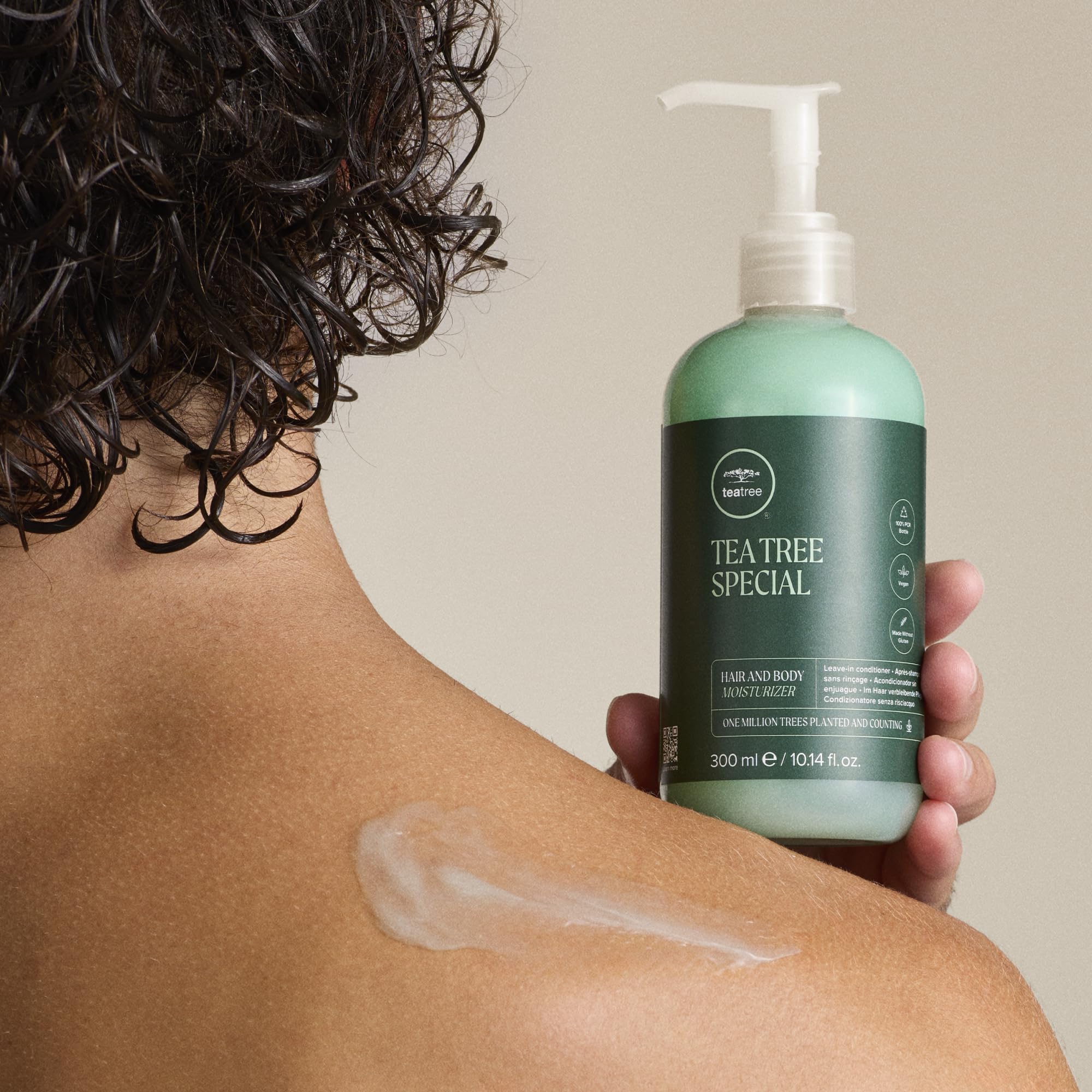 Tea Tree crema aplicada en brazo mostrando hidratación inmediata