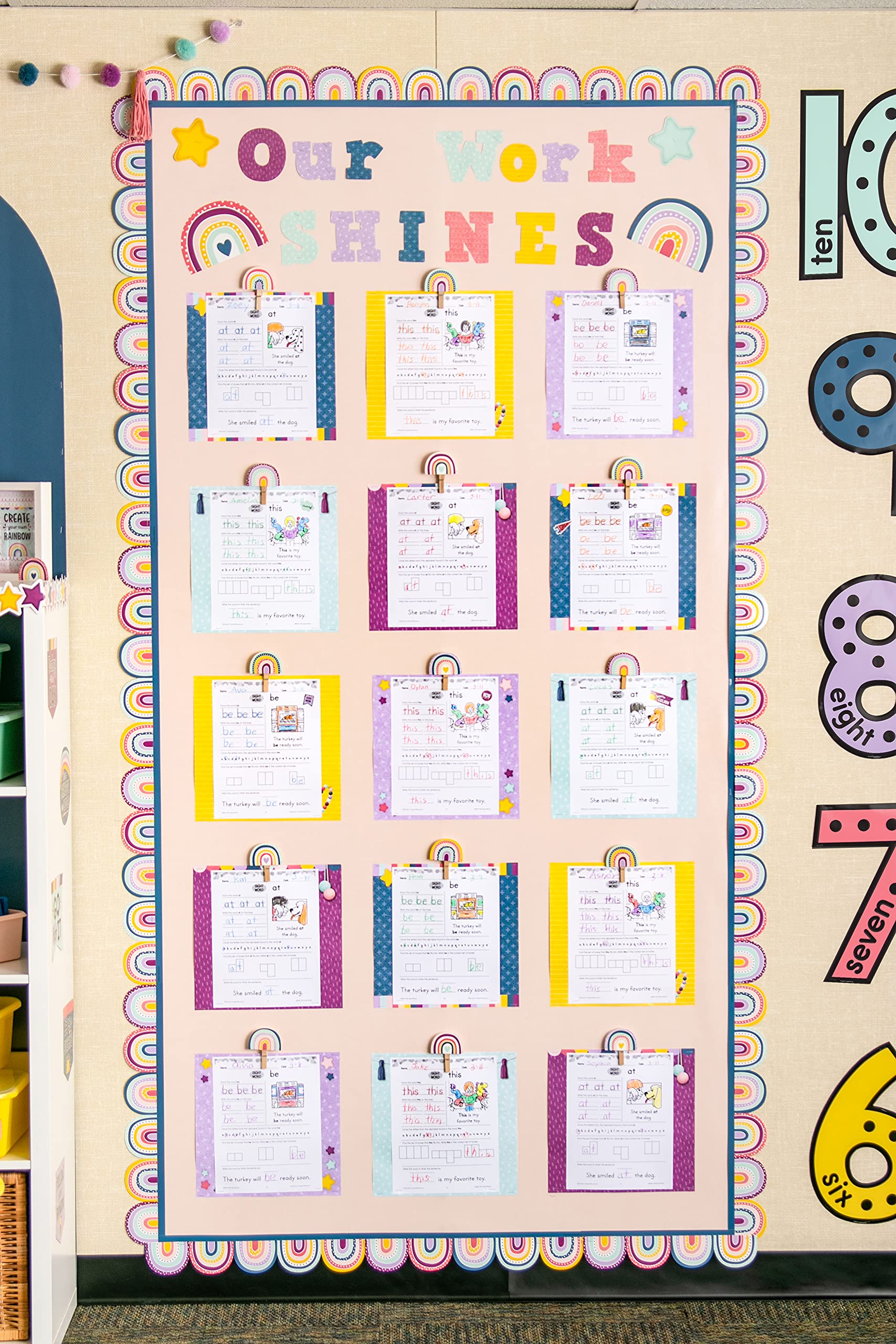 Teacher Created Resources detalle de grapa sin agujero visible para mayor durabilidad