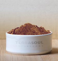 Terrasoul Superfoods cacao mezclado en batido, mejora cremosidad y sabor
