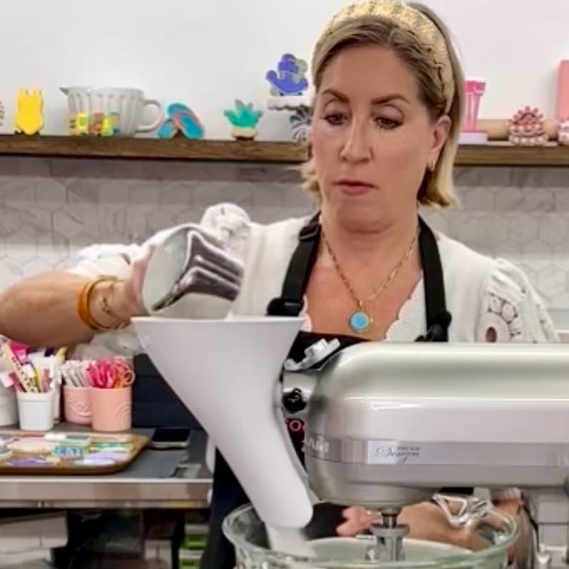 The Cookie Countess embudo en ambiente de cocina mostrando practicidad
