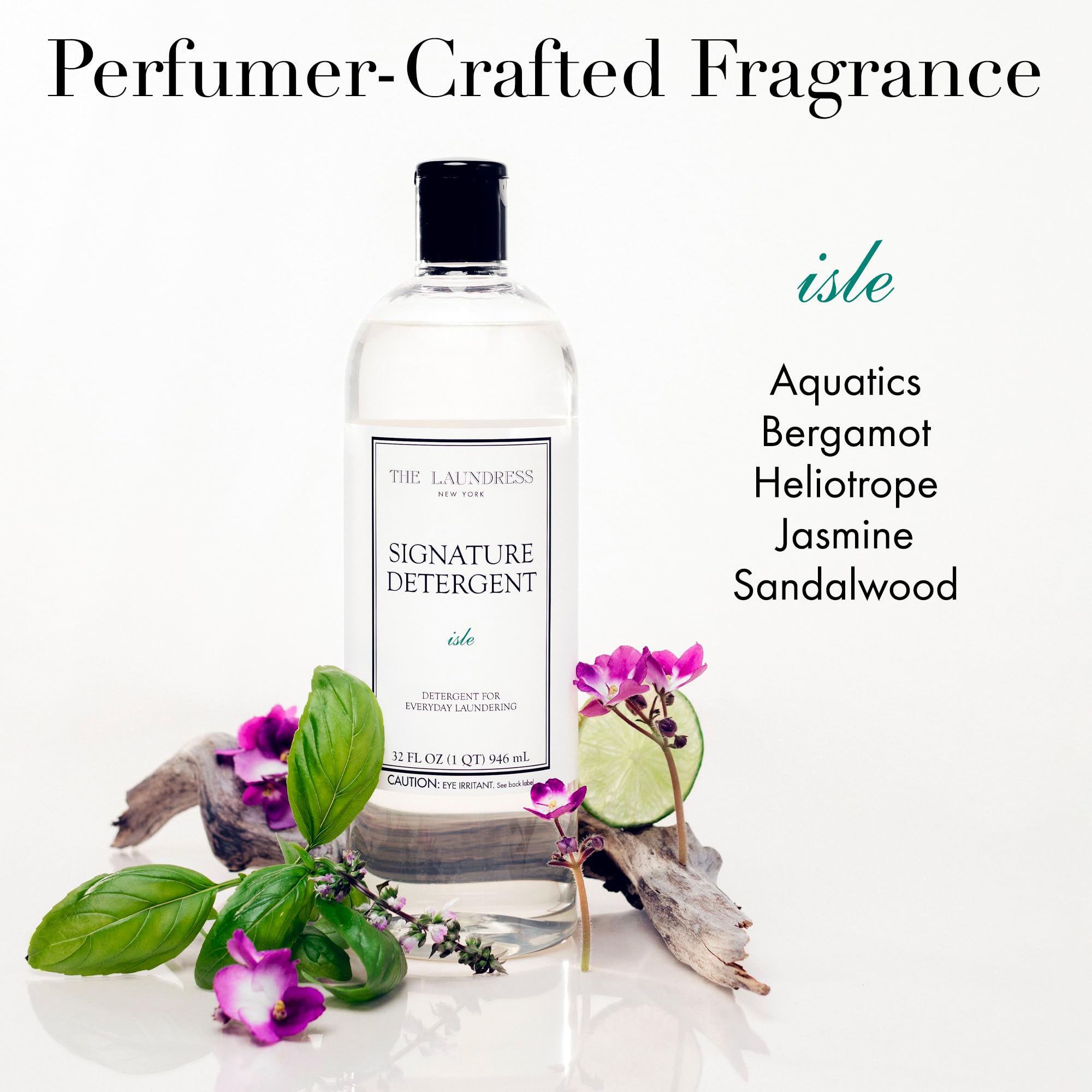 The Laundress botella en mano vertiendo para mostrar facilidad de uso