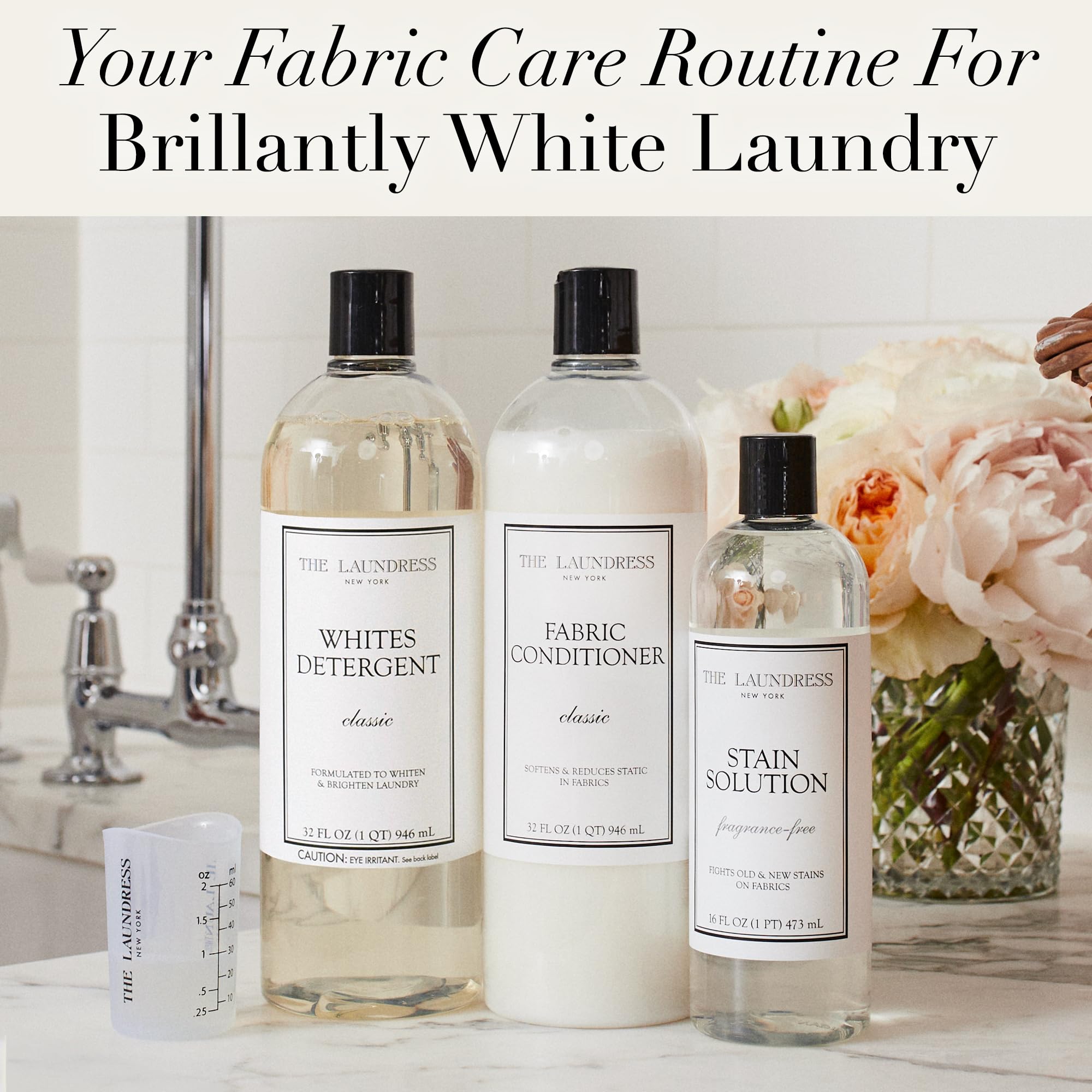 The Laundress producto en escena de lavandería con ropa colgada, aspecto fresco y limpio