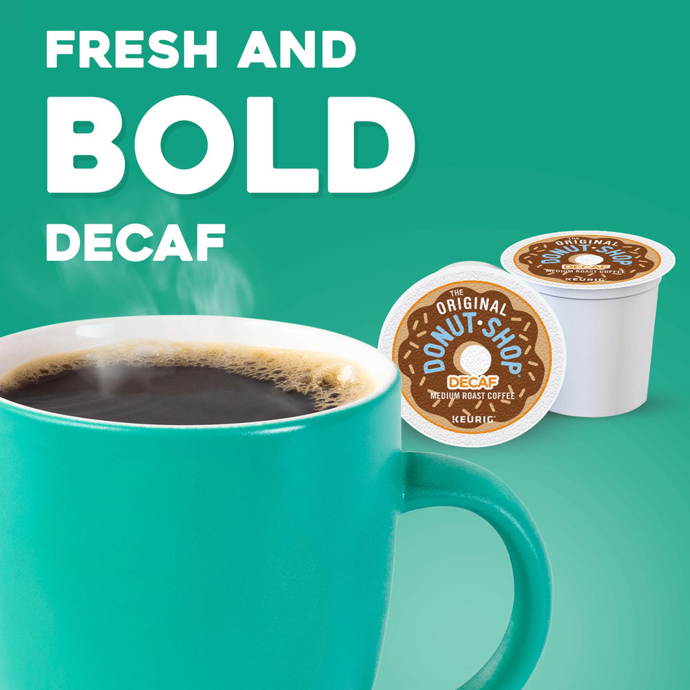 The Original Donut Shop cápsula insertada en máquina Keurig para preparación rápida