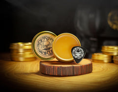 THE VINTAGE GROOMING CO. primer plano de textura de cera para control preciso