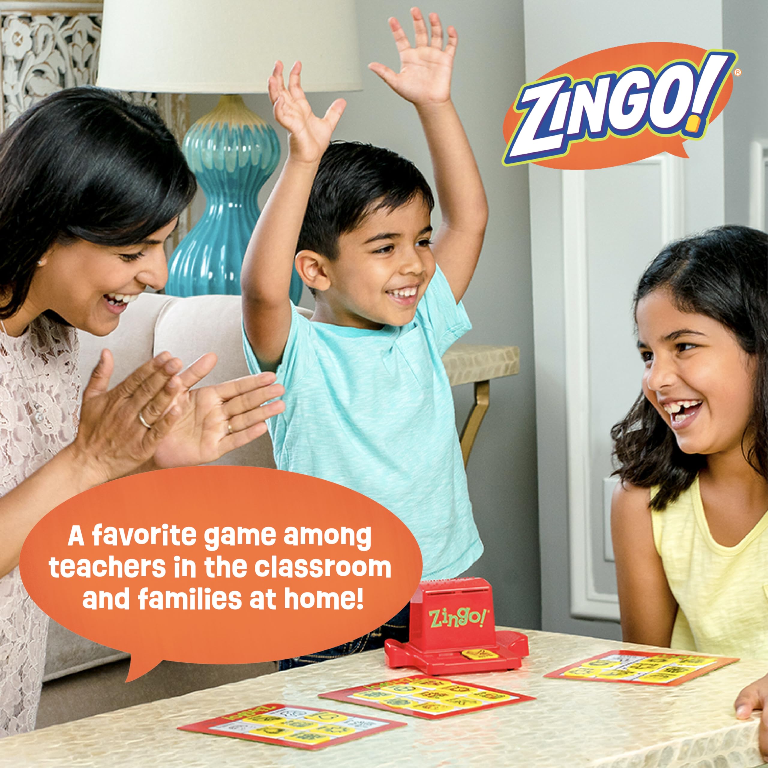 ThinkFun niños y adultos jugando Zingo fomentando aprendizaje conjunto
