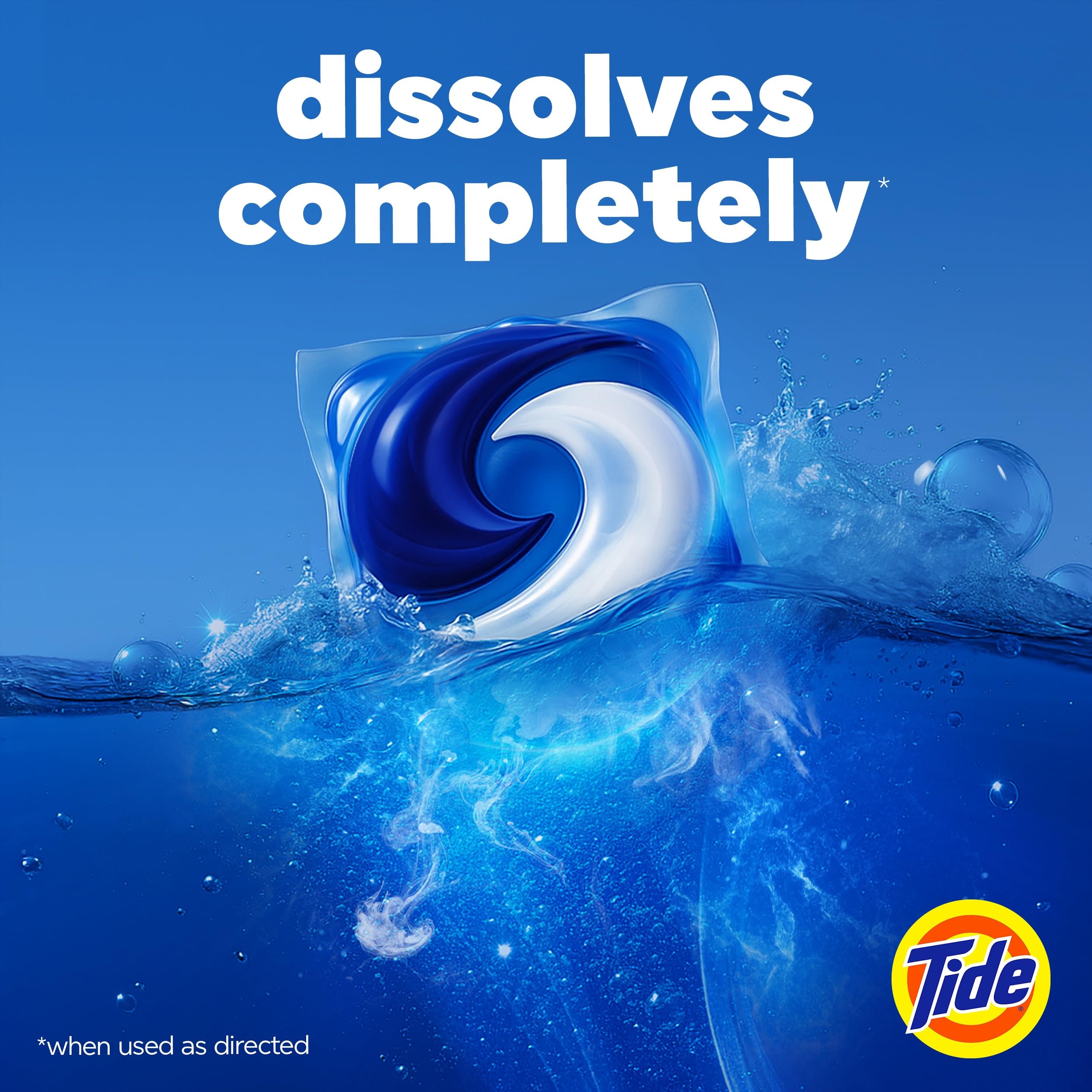 Tide cápsula disolviéndose en agua ilustrando eficacia en frío
