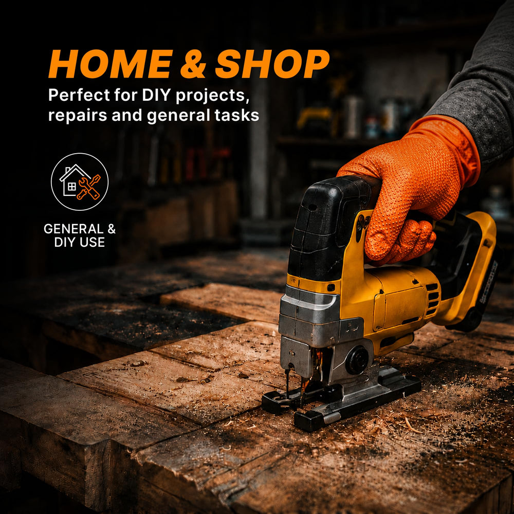 TitanFlex manos con guantes naranja en taller, mayor visibilidad y seguridad