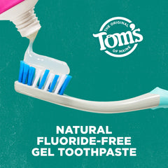 Tom's of Maine tubo abierto con gel saliendo para control de dosis
