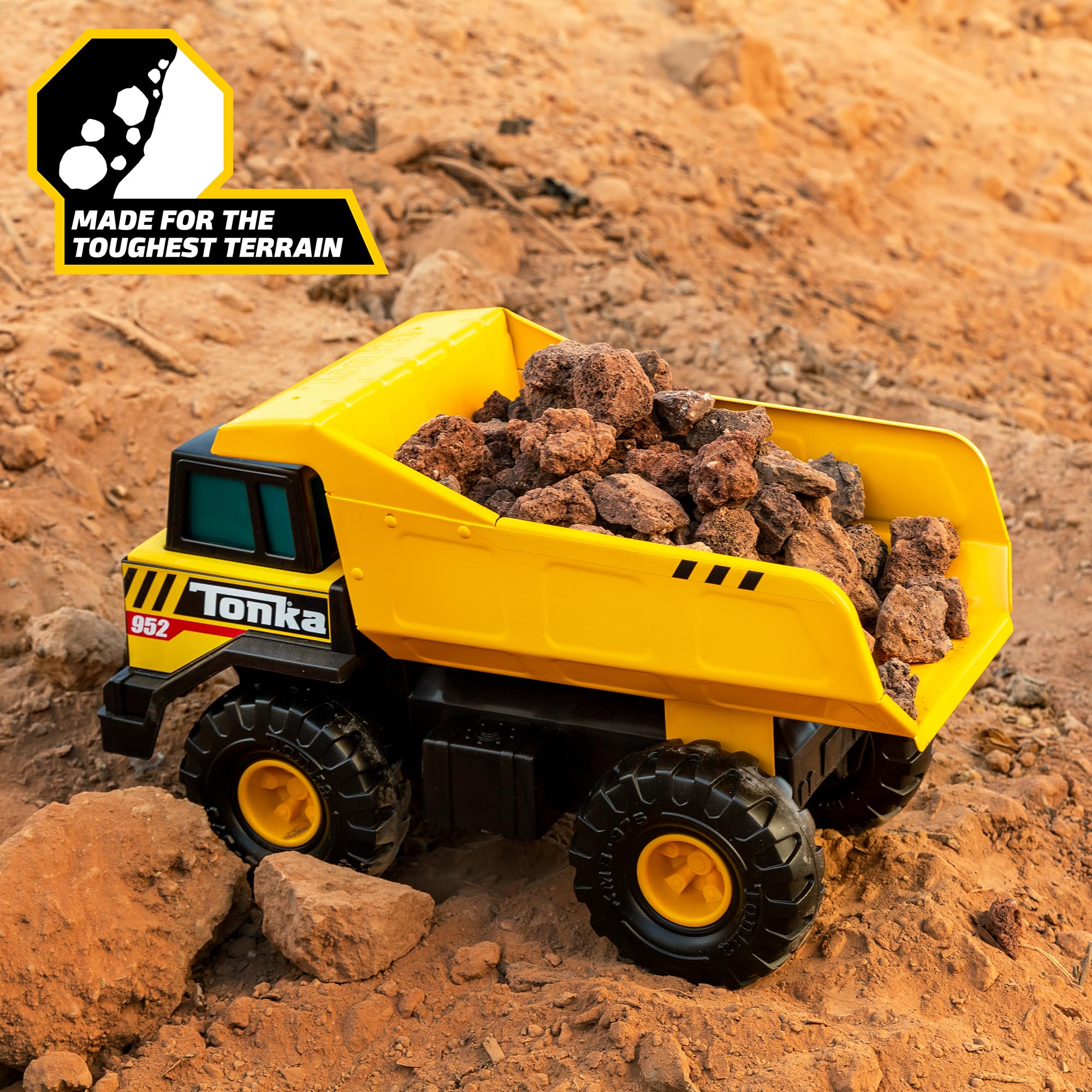 Tonka comparativa de escala para ver tamaño manejable en manos infantiles