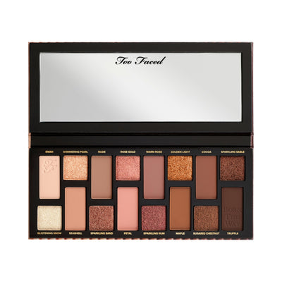 Too Faced etiqueta con ingredientes como agua de coco y ácido hialurónico