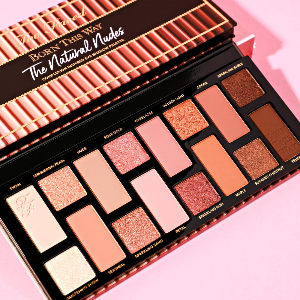 Too Faced ojo maquillado con sombra aplicada demostrando acabado