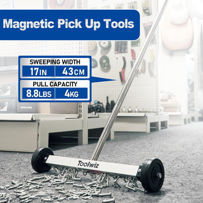 Toolwiz comparada con manos para mostrar tamaño compacto