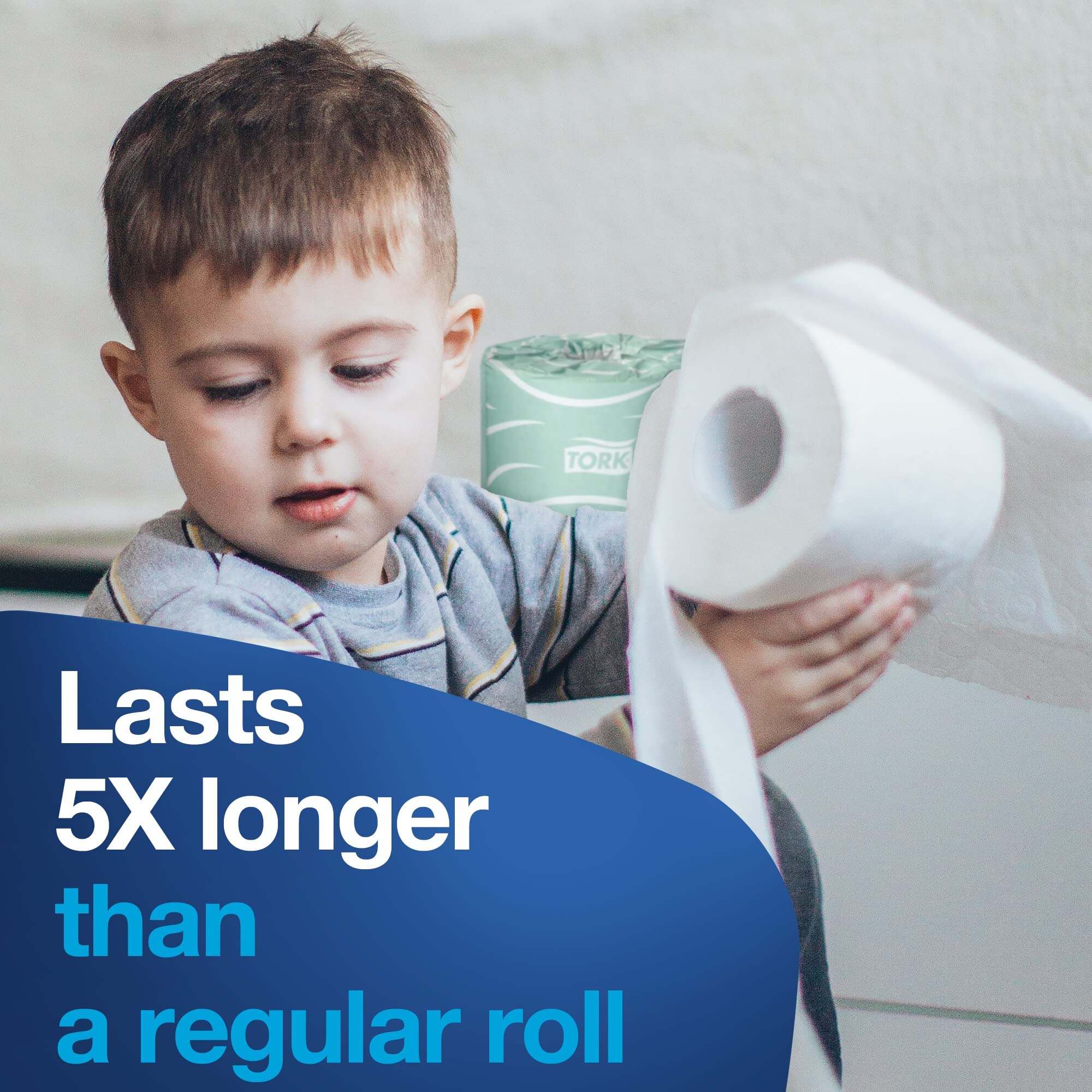 Tork rollo instalado en dispensador T24, uso práctico y compatible