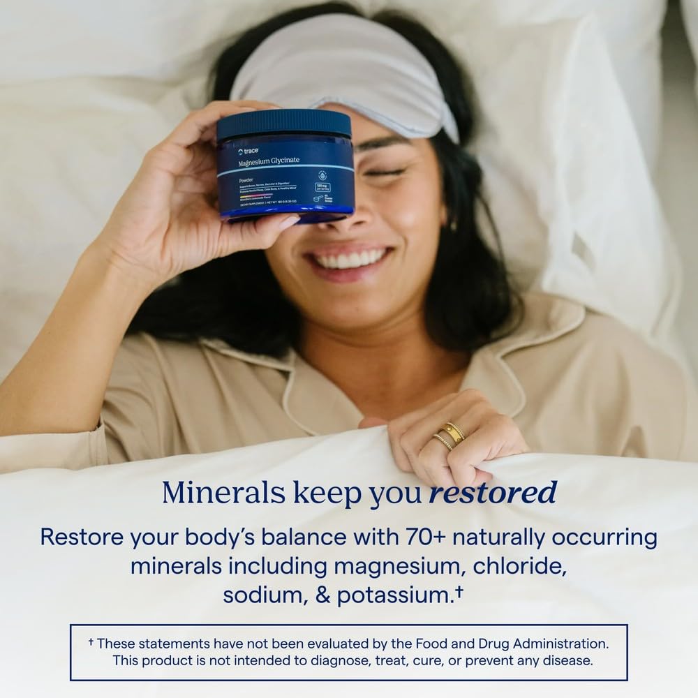 Trace Minerals deportista bebiendo la mezcla para recuperación y reposición mineral
