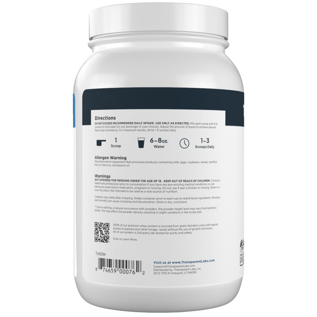 Transparent Labs envase en ambiente de gimnasio junto a toalla y botella, apoyo a entrenamientos