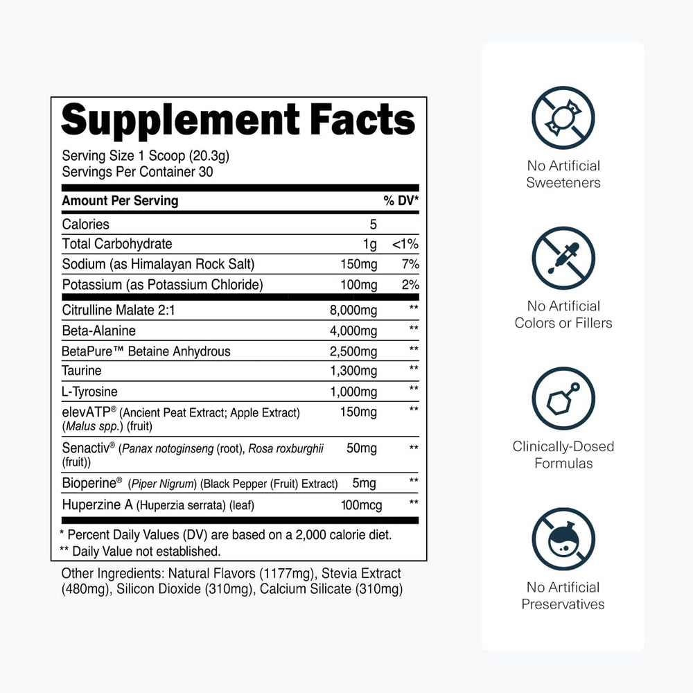 Transparent Labs vaso mezclado con bebida azul para consumo pre-entreno