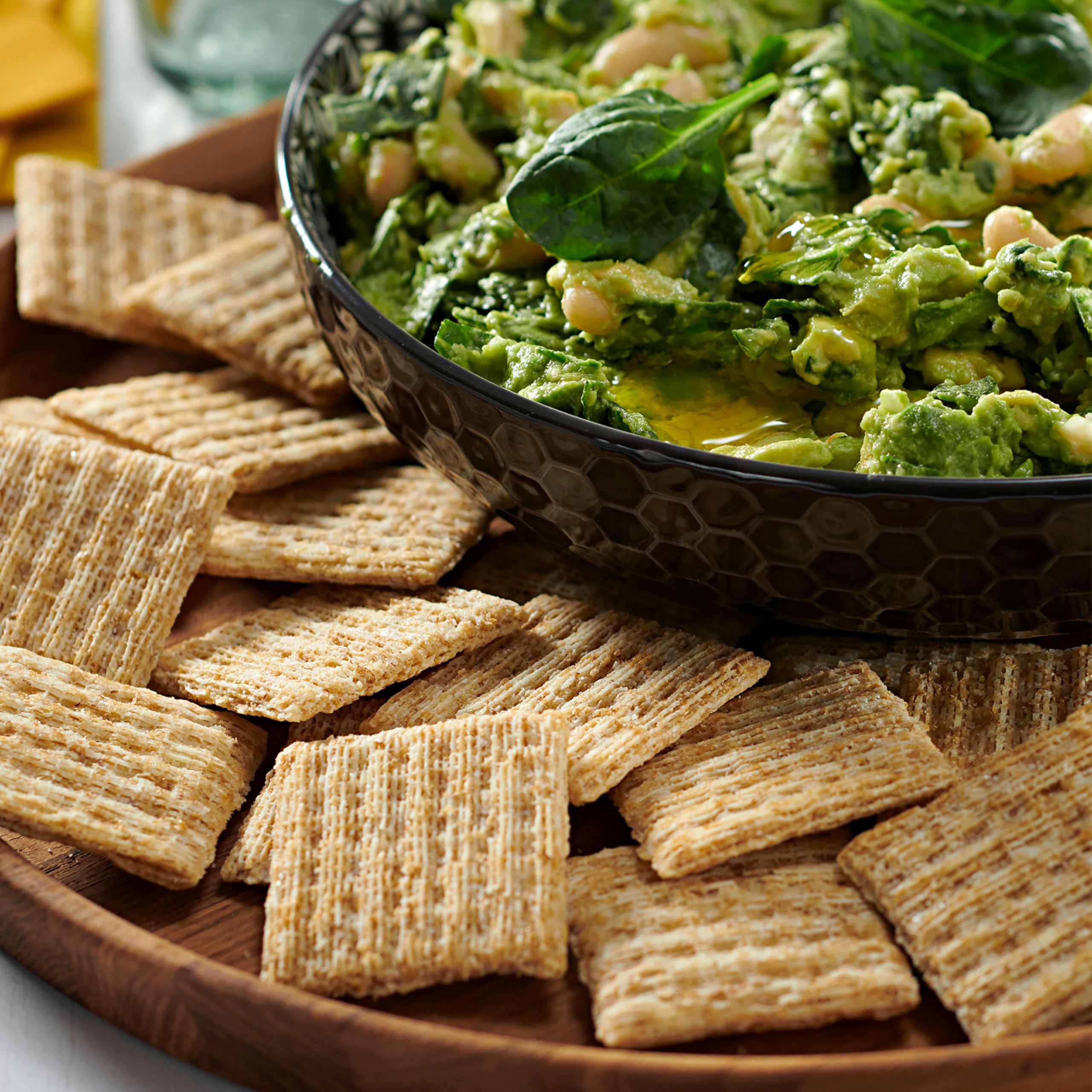 Triscuit en bandeja de aperitivos ideal para reuniones sociales