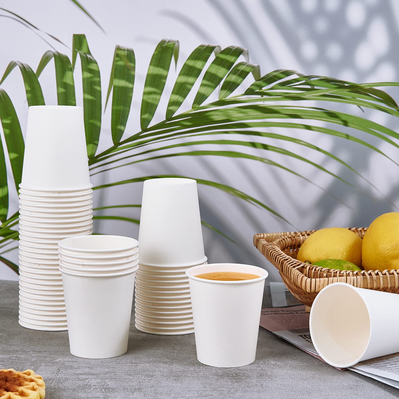 TV TOPVALUE pilas apiladas de vasos demostrando fácil almacenamiento