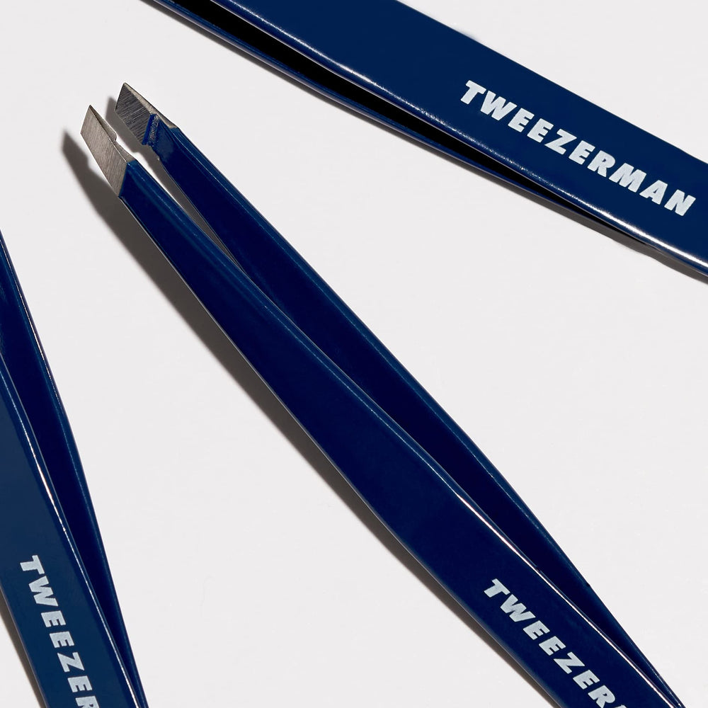 Tweezerman pinza en baño elegante lista para rutina diaria