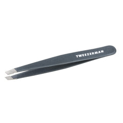 Tweezerman cierre y acabado Blue Stone resaltando durabilidad estética