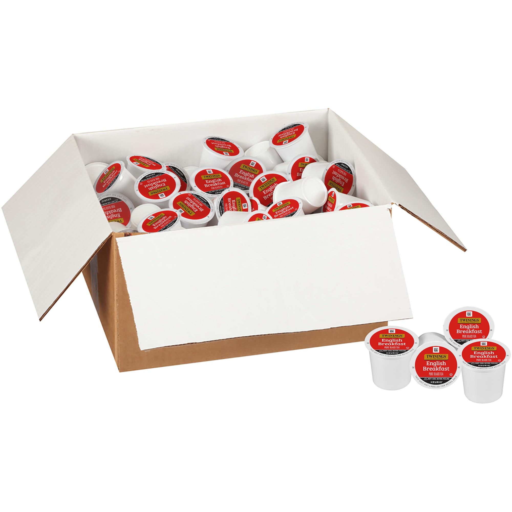Taza humeante de Twinings English Breakfast preparada desde K-Cup, sabor robusto inmediato