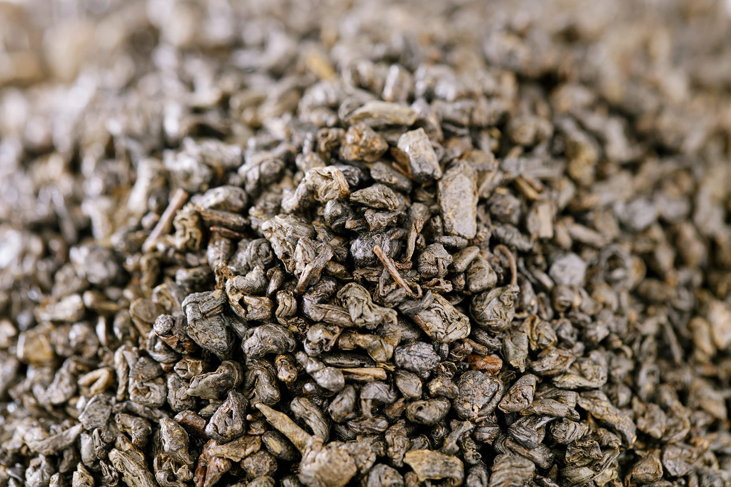 U.S. Wellness Naturals hojas desplegadas en taza mostrando fácil extracción