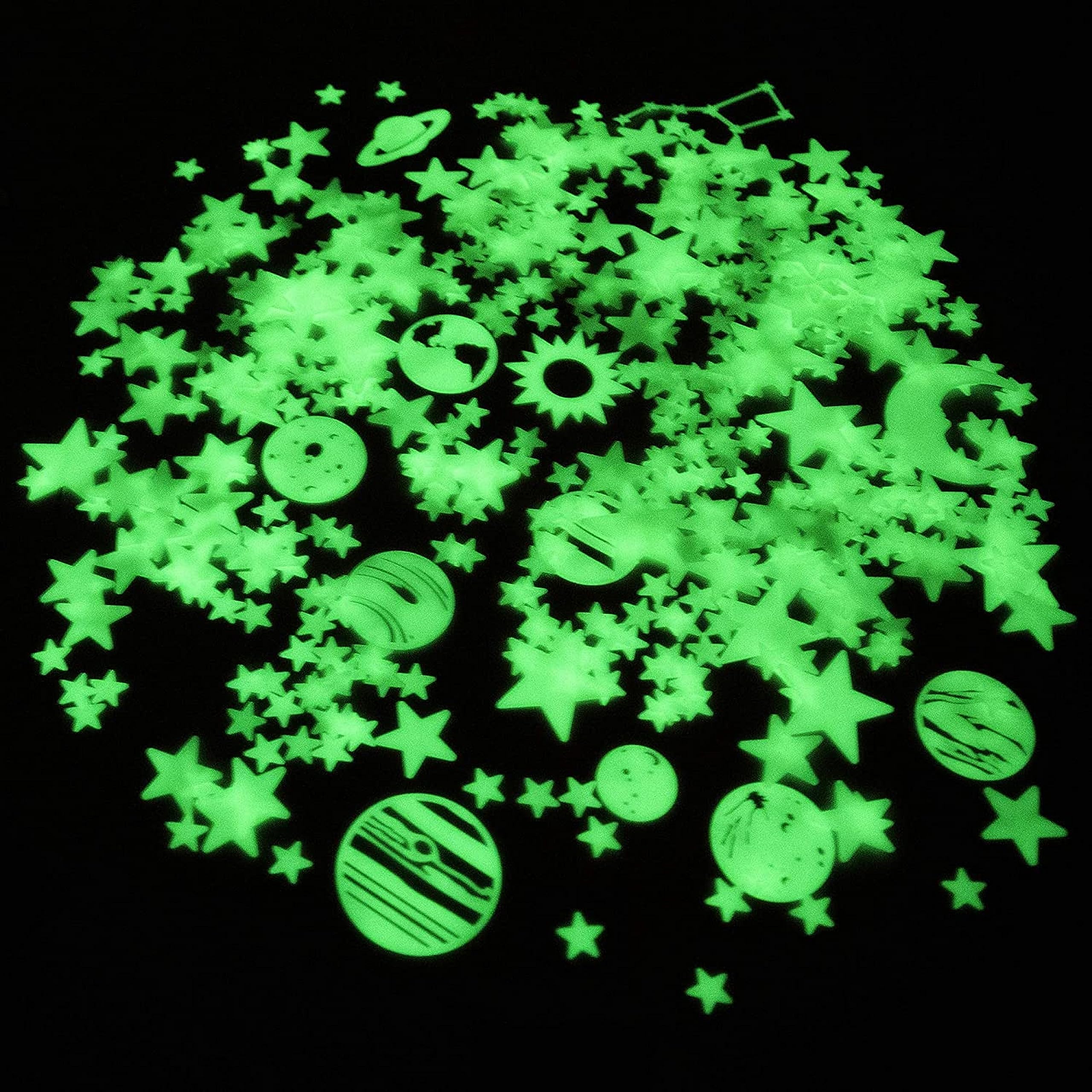 Ultra-Glow Super Stars Narwhal Novelties escena nocturna con brillo realista en habitación infantil
