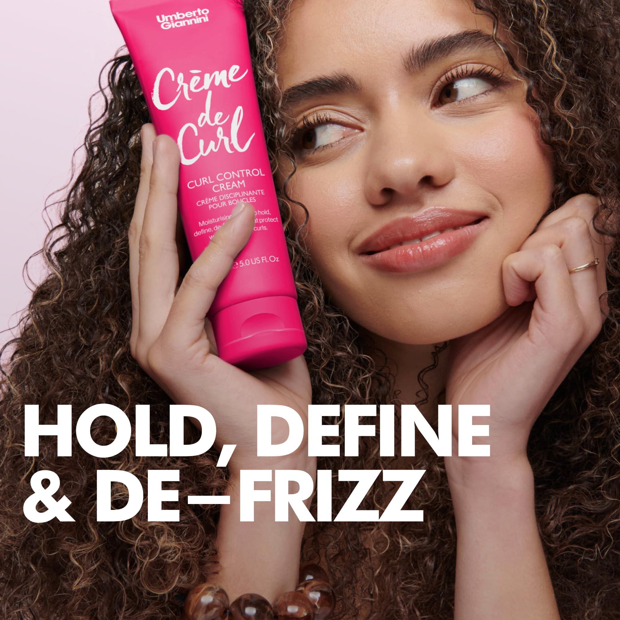 Umberto Giannini textura cremosa de Crème De Curl, hidratación ligera y sin peso