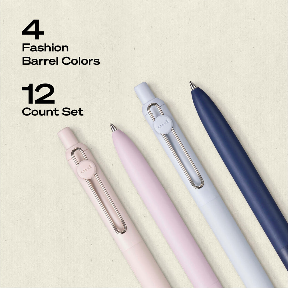 uniball Zento junto a un cuaderno para comparar tamaño práctico y portátil