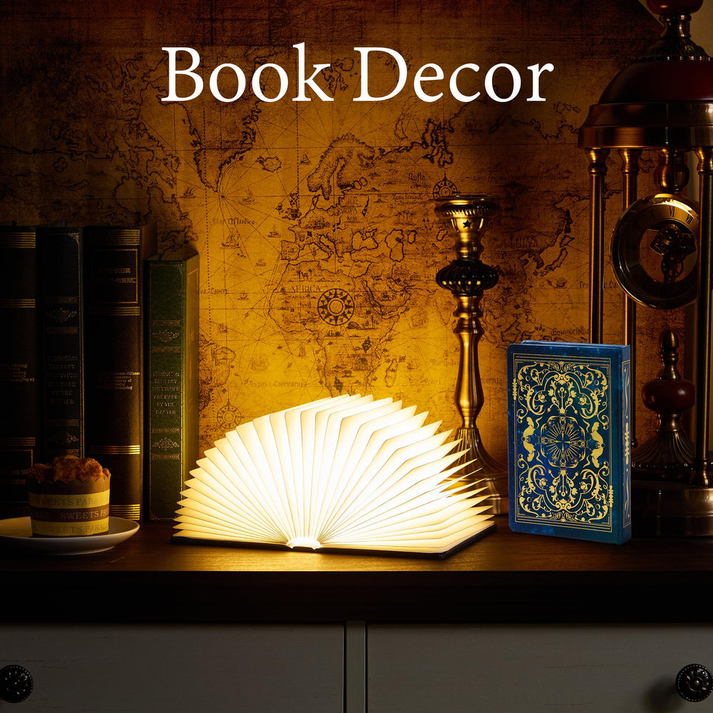 Uniwolk BookLamp en mesita de noche proporcionando luz suave para lectura