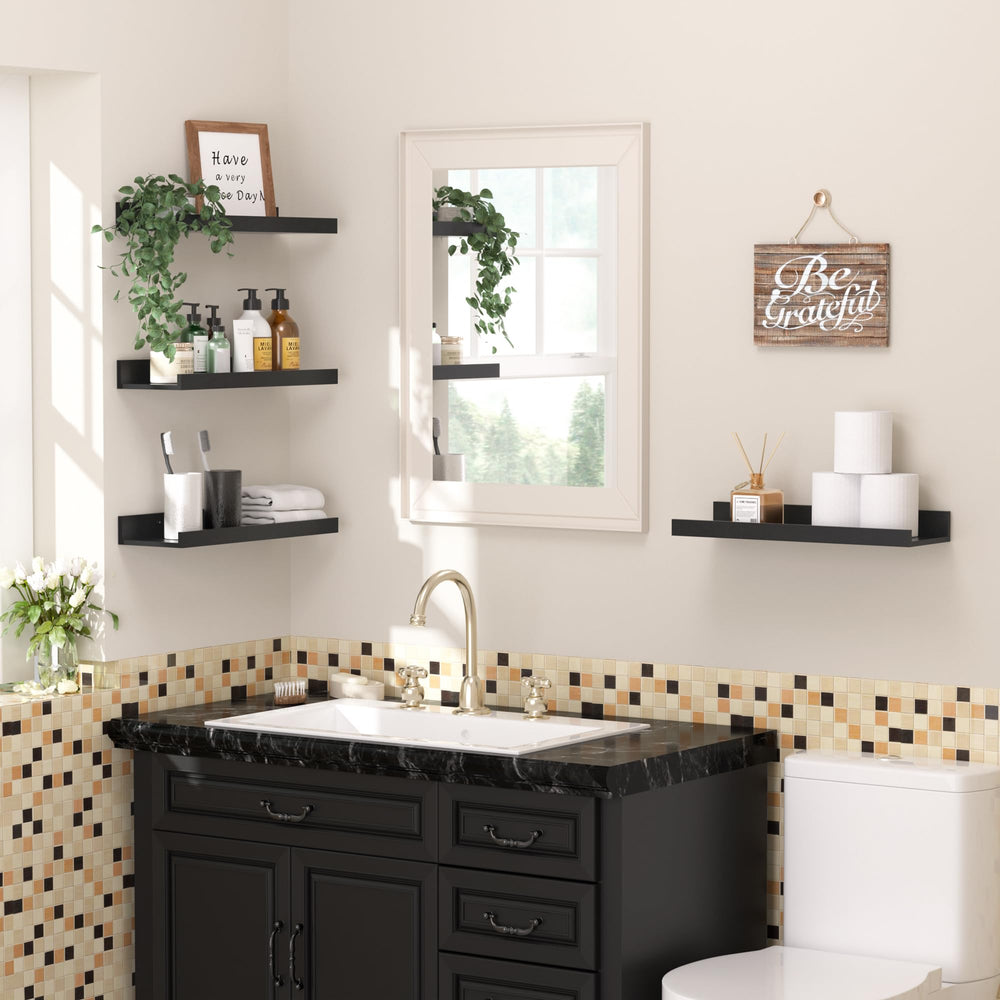 upsimples estante con plantas demostrando punto focal decorativo