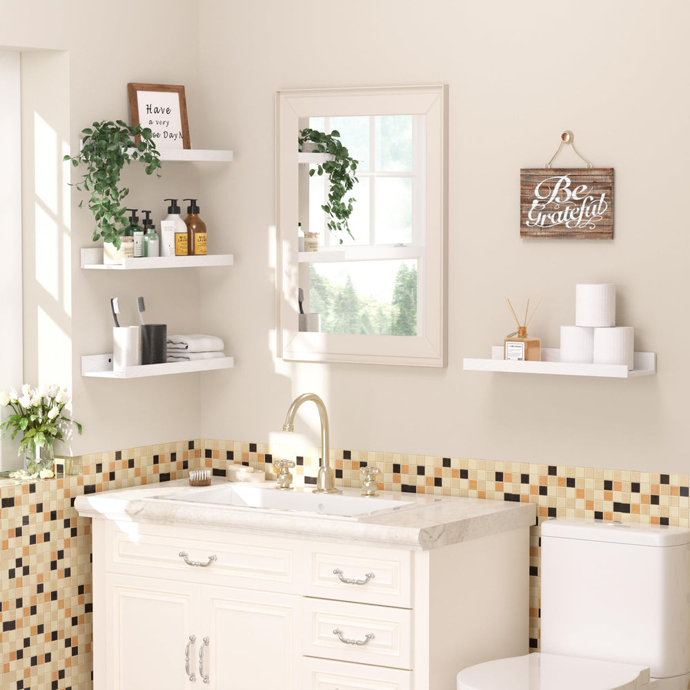 upsimples estantería en uso en salón para mostrar organización decorativa