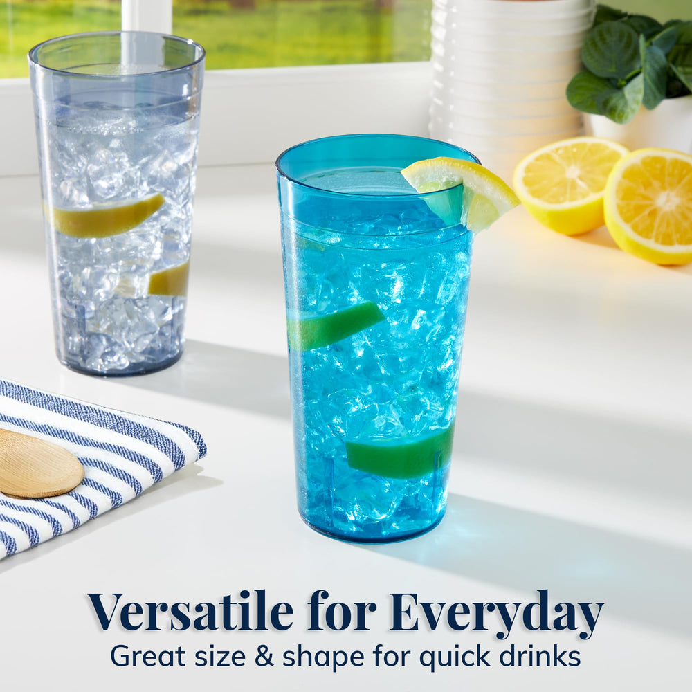 US Acrylic vaso en mano para comparar tamaño y manejo cómodo