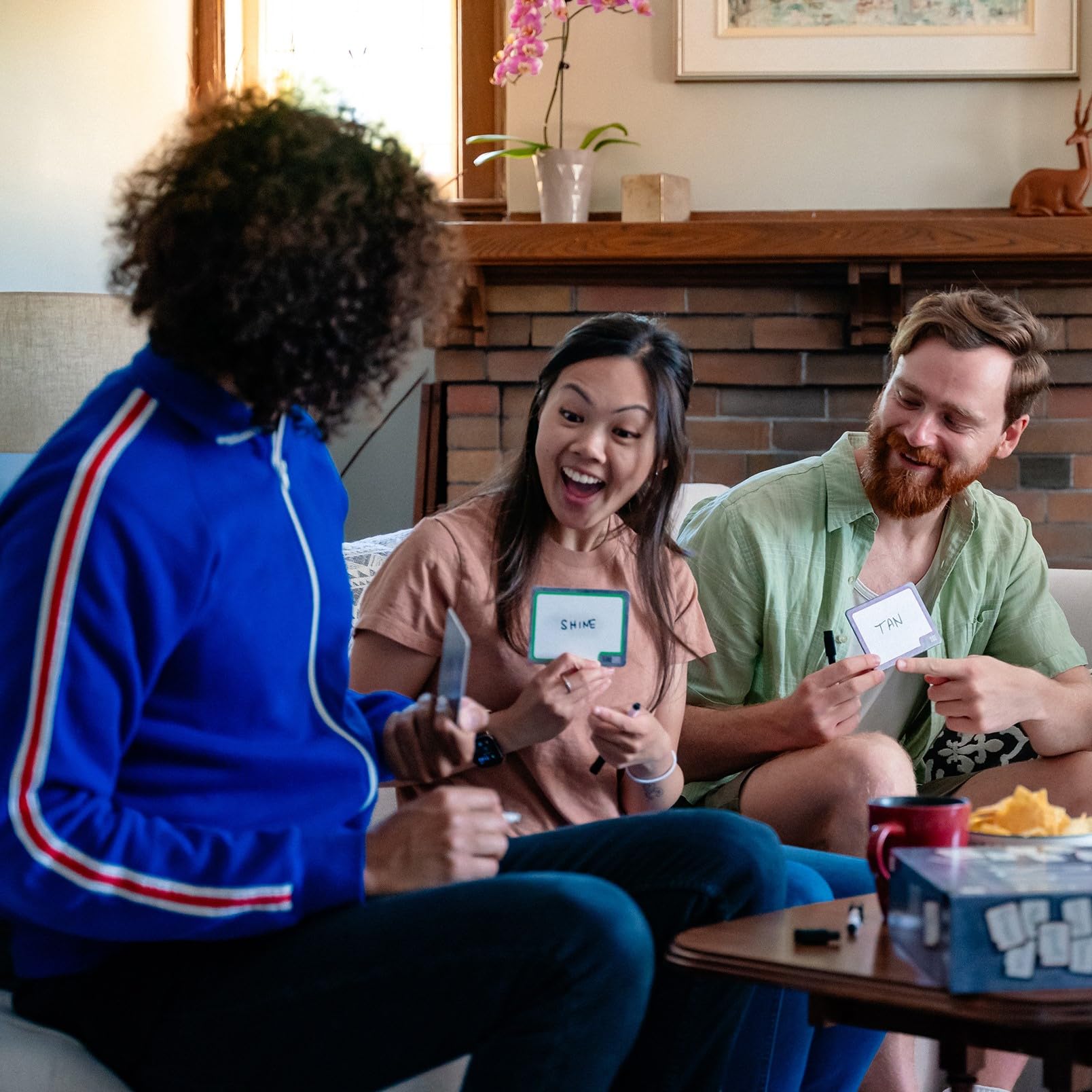 USAOPOLY tarjetas de pista apiladas que muestran variedad y rejugabilidad del juego