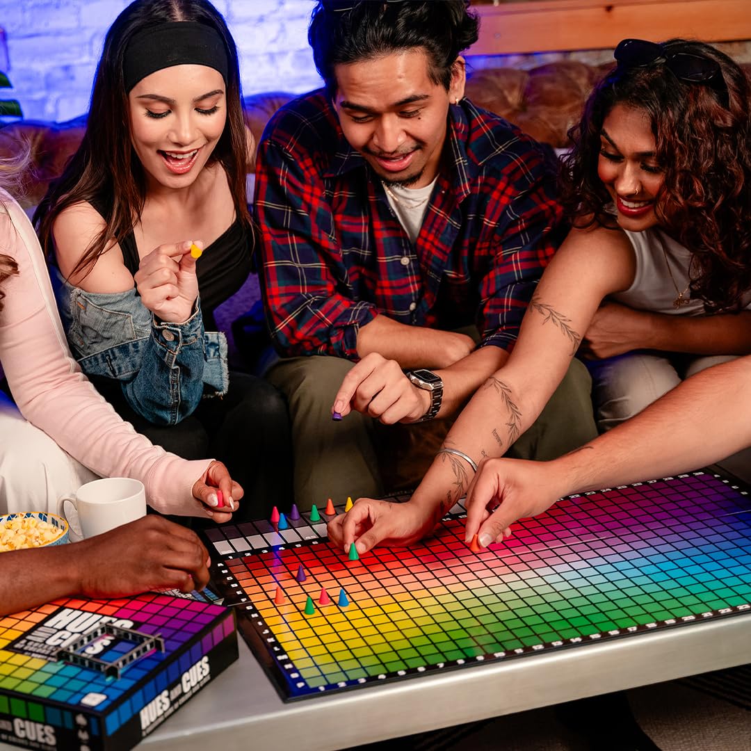 USAOPOLY grupo familiar jugando que destaca interacción y diversión