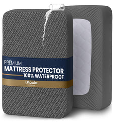 Utopia Bedding frente del empaque mostrando protector Full y beneficio impermeable