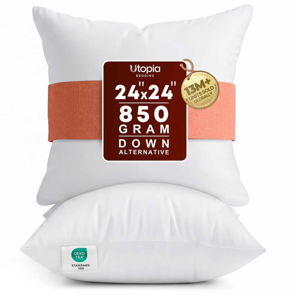 Utopia Bedding vista frontal del pack de 2 cojines blancos mostrando volumen