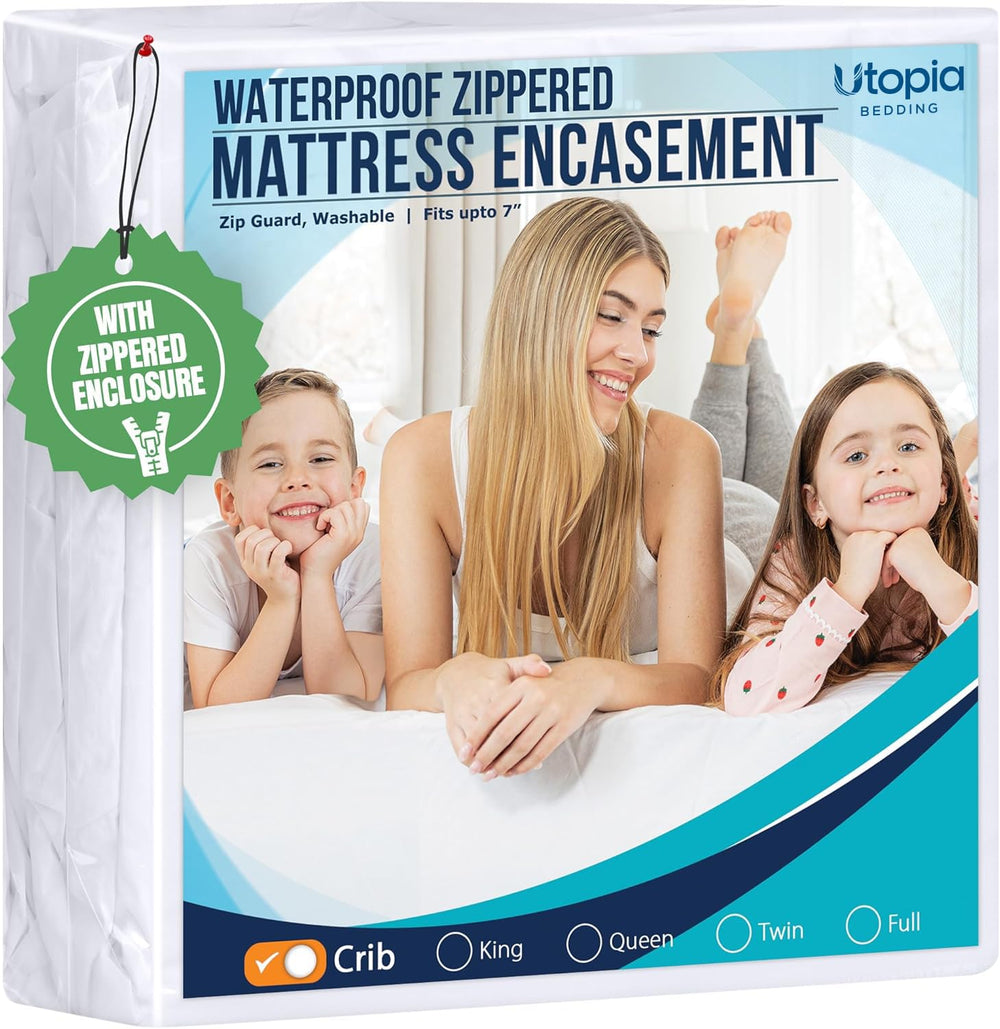 Utopia Bedding vista frontal del protector en su empaque mostrando ajuste